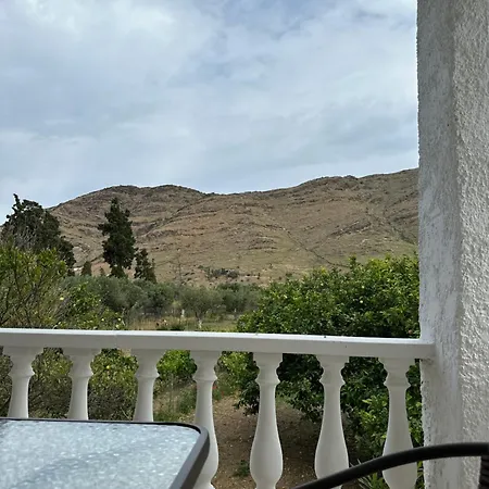 Giannis Apartment *