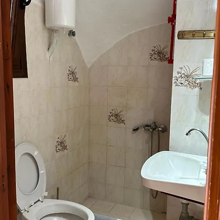 Giannis Appartement Pisses